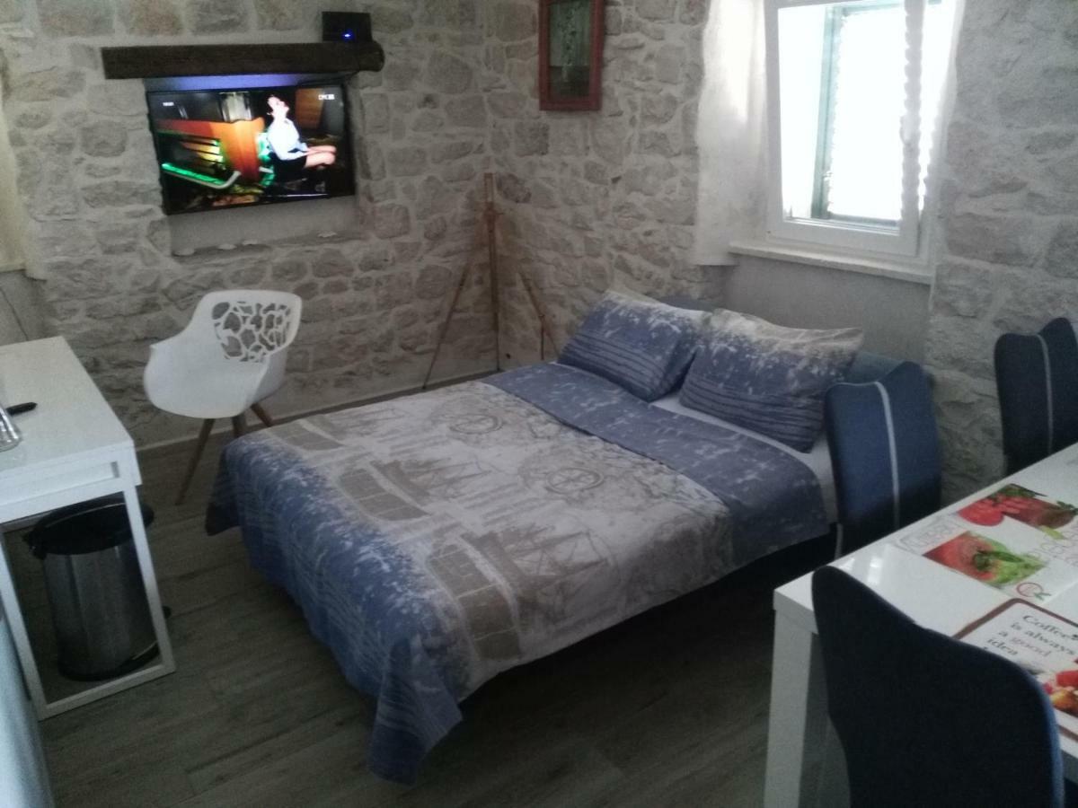 Apartment Buga 슬라티네 외부 사진