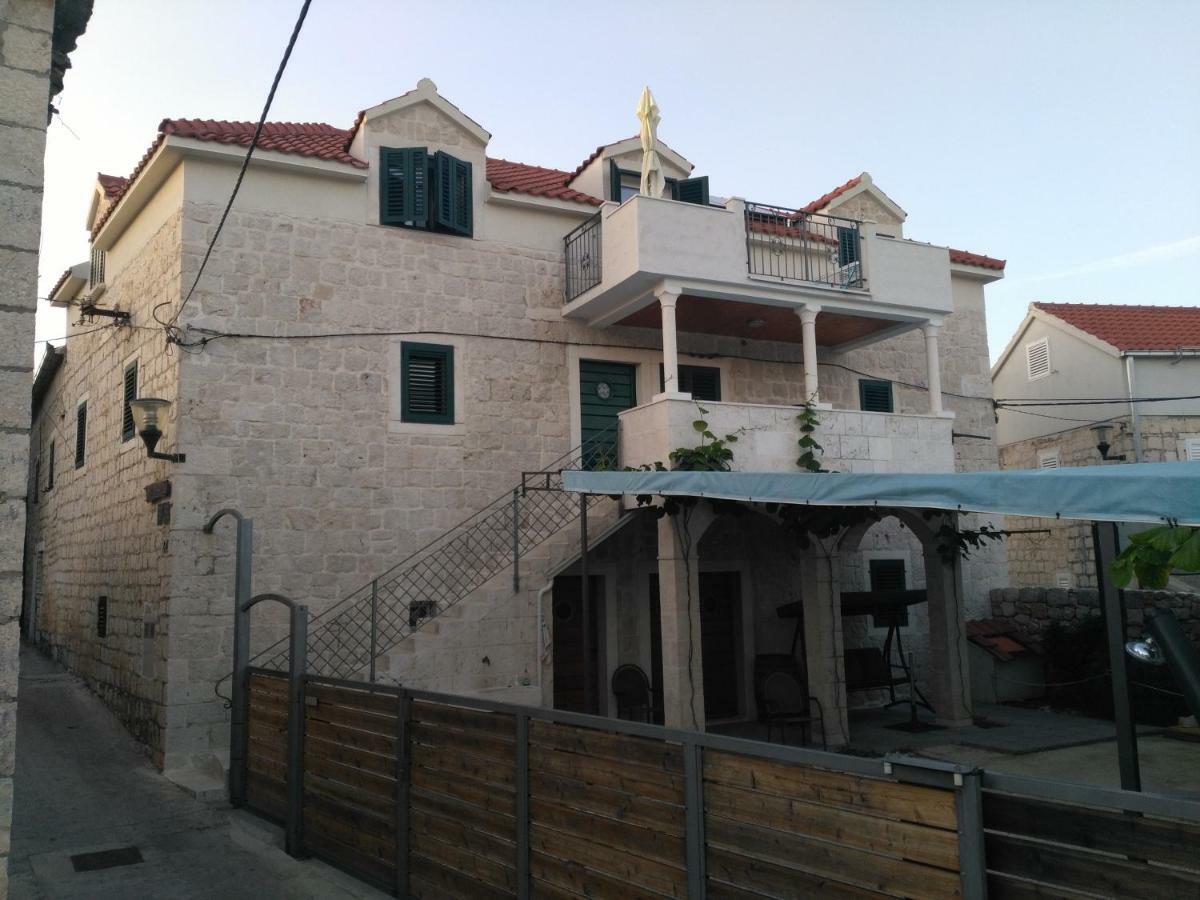 Apartment Buga 슬라티네 외부 사진