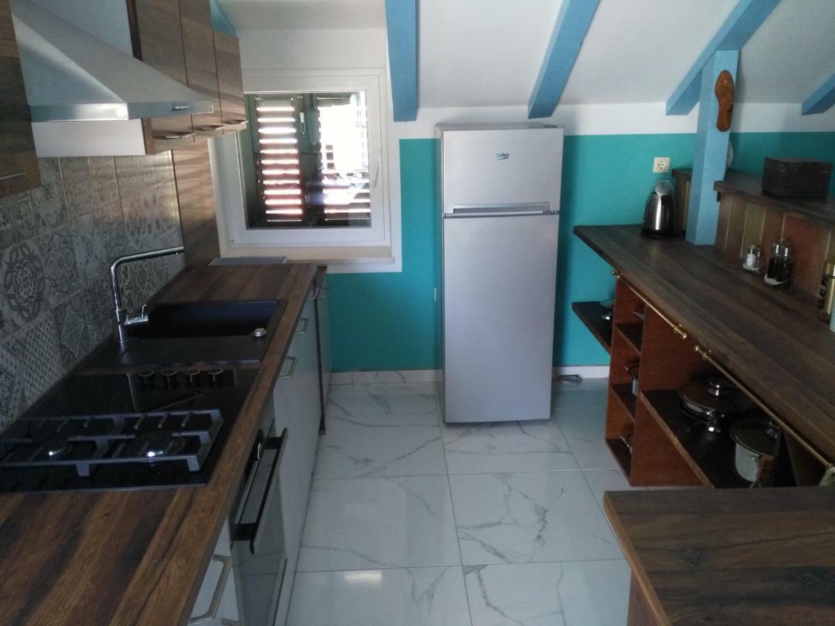 Apartment Buga 슬라티네 외부 사진